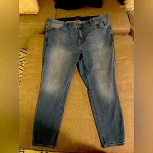 Torrid 26R bombshell skinny blue jeans NWOT
